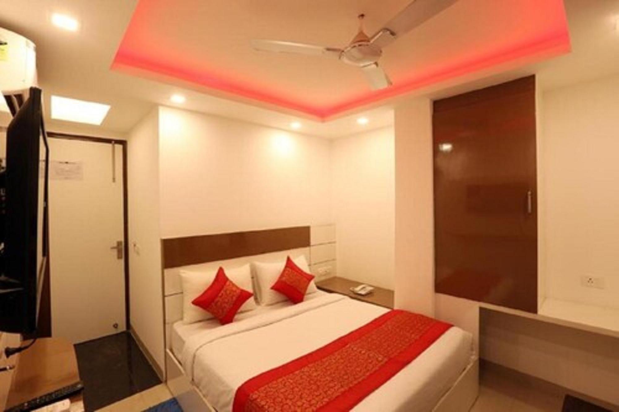 Hotel Shanti House New Delhi Karnail Singh Stadium Gate No 1 エクステリア 写真